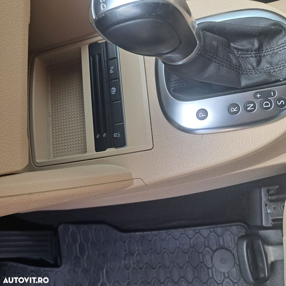 Volkswagen Touran - 19