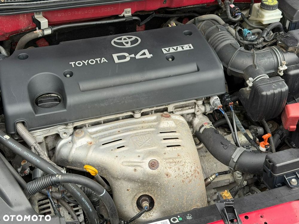 Toyota Avensis - 32