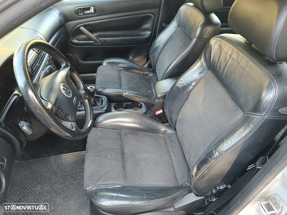 VW Passat 1.9 TDi Highline - 2