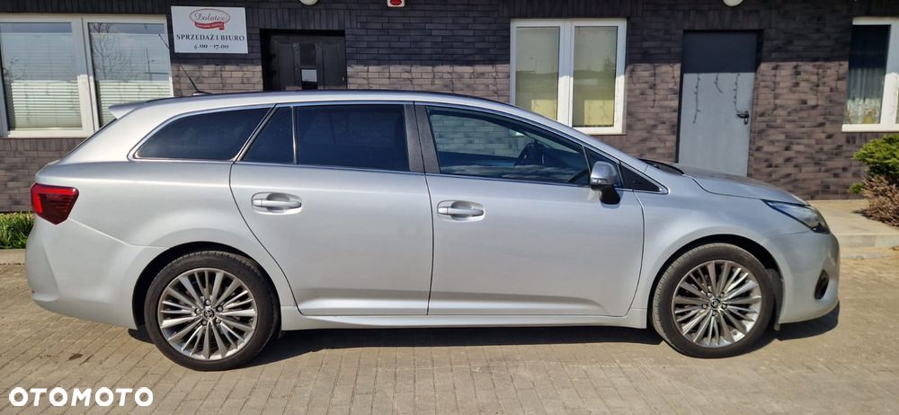 Toyota Avensis Touring Sports 1.8 Comfort - 9