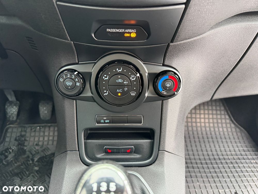 Ford Fiesta 1.0 Champions Edition - 12