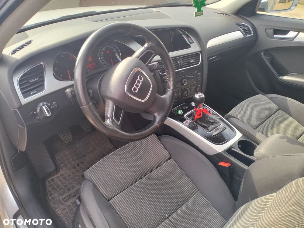 Audi A4 Avant 2.0 TDI DPF Ambition - 9