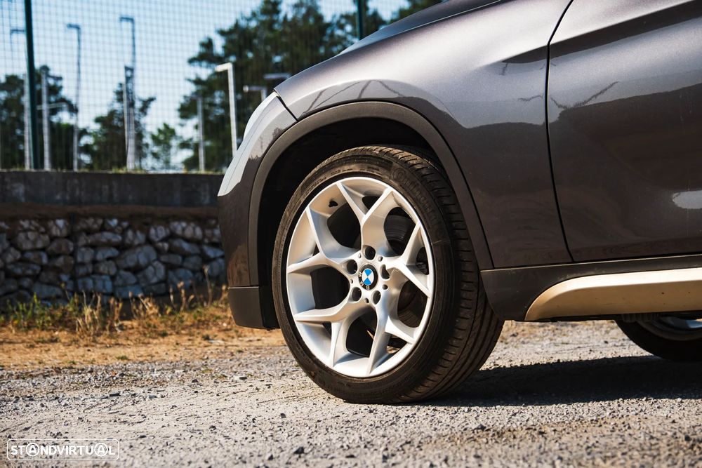 BMW X1 18 d sDrive Auto Line Sport - 6