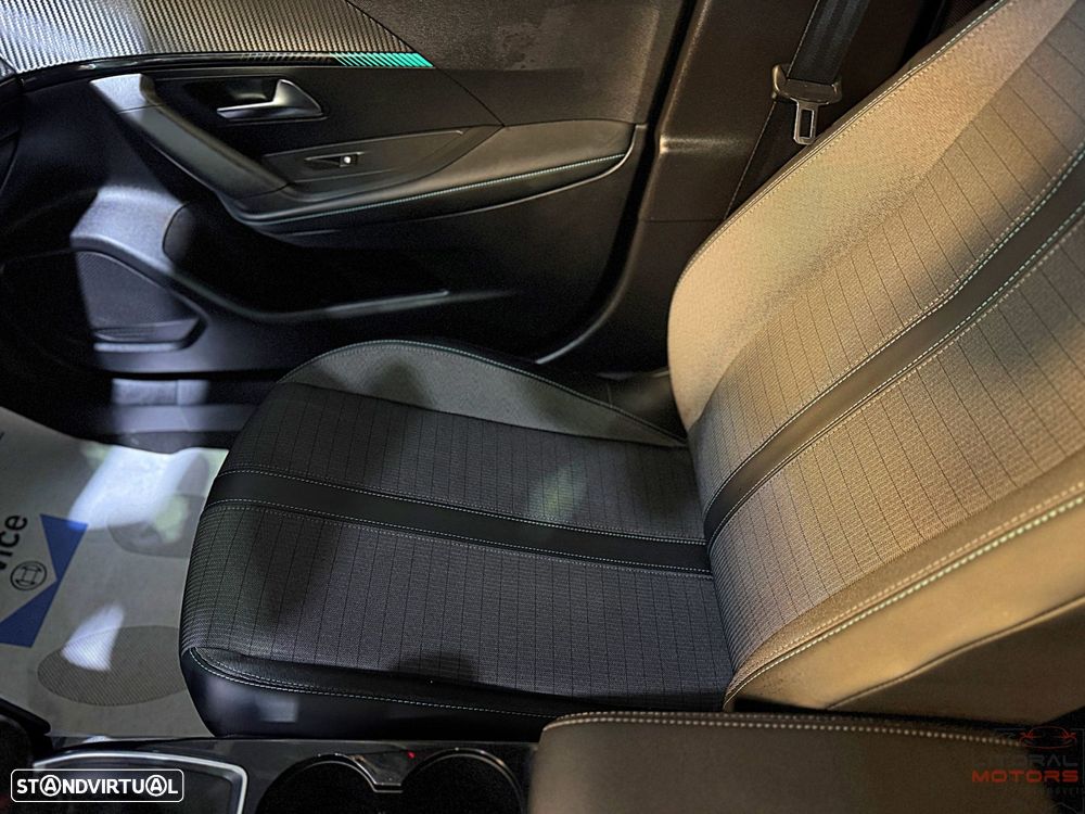 Peugeot 2008 PureTech 130 Allure Pack - 20