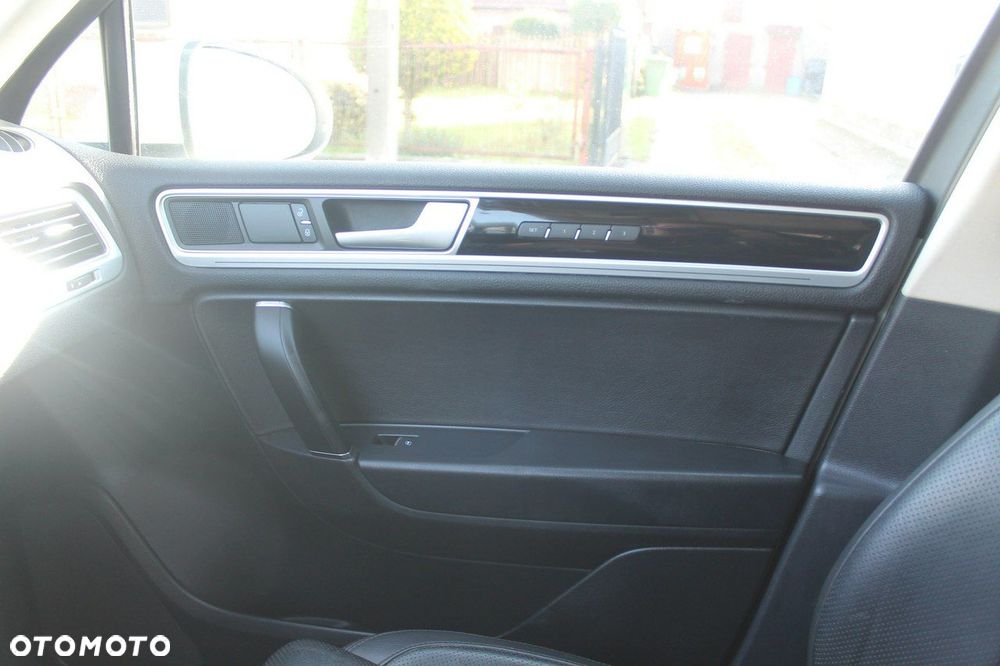 Volkswagen Touareg - 28