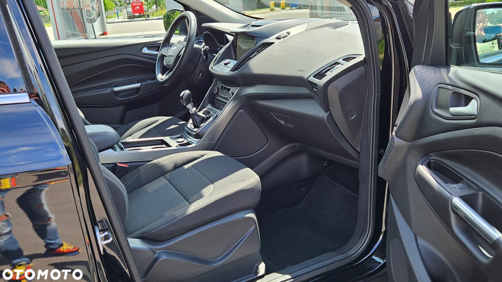 Ford Kuga 1.5 EcoBoost 2x4 Business Edition - 28