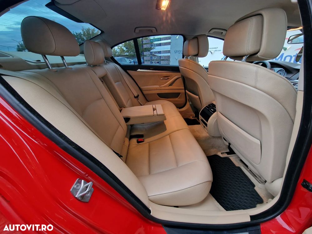 BMW Seria 5 520d Aut. Luxury Line - 22