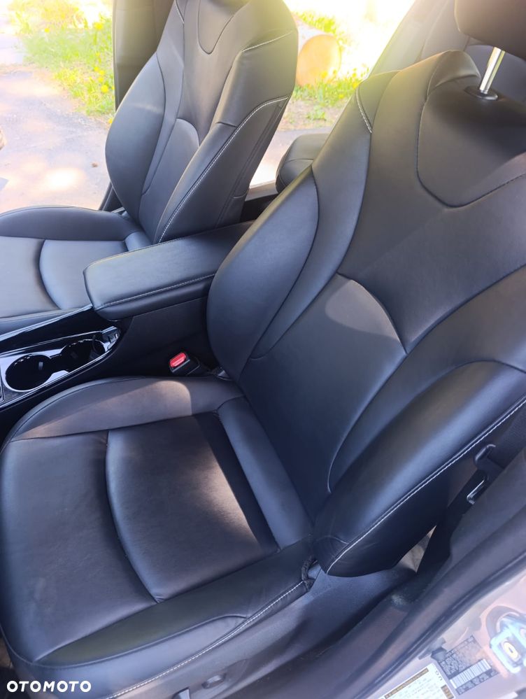 Toyota Prius Hybrid Comfort - 16