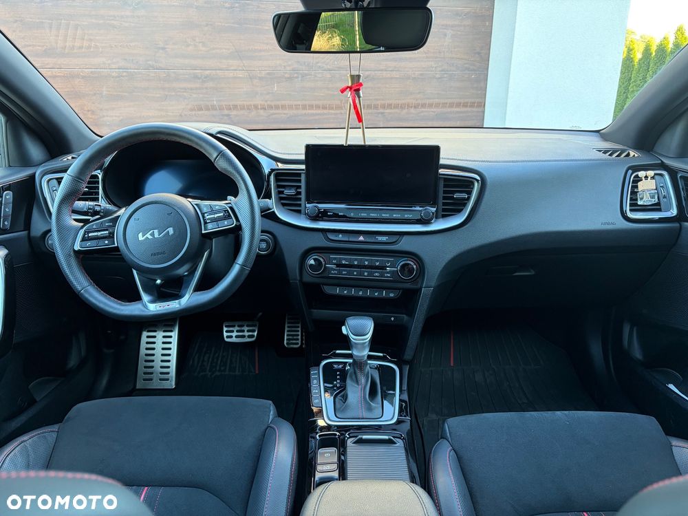 Kia ProCeed - 13