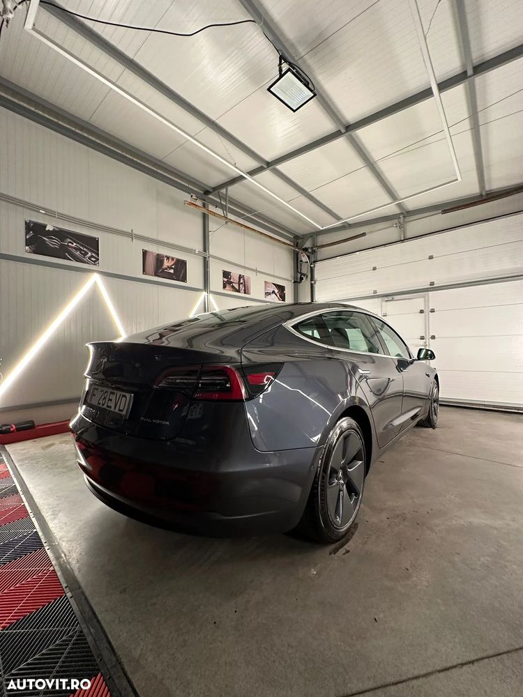 Tesla Model 3 - 2