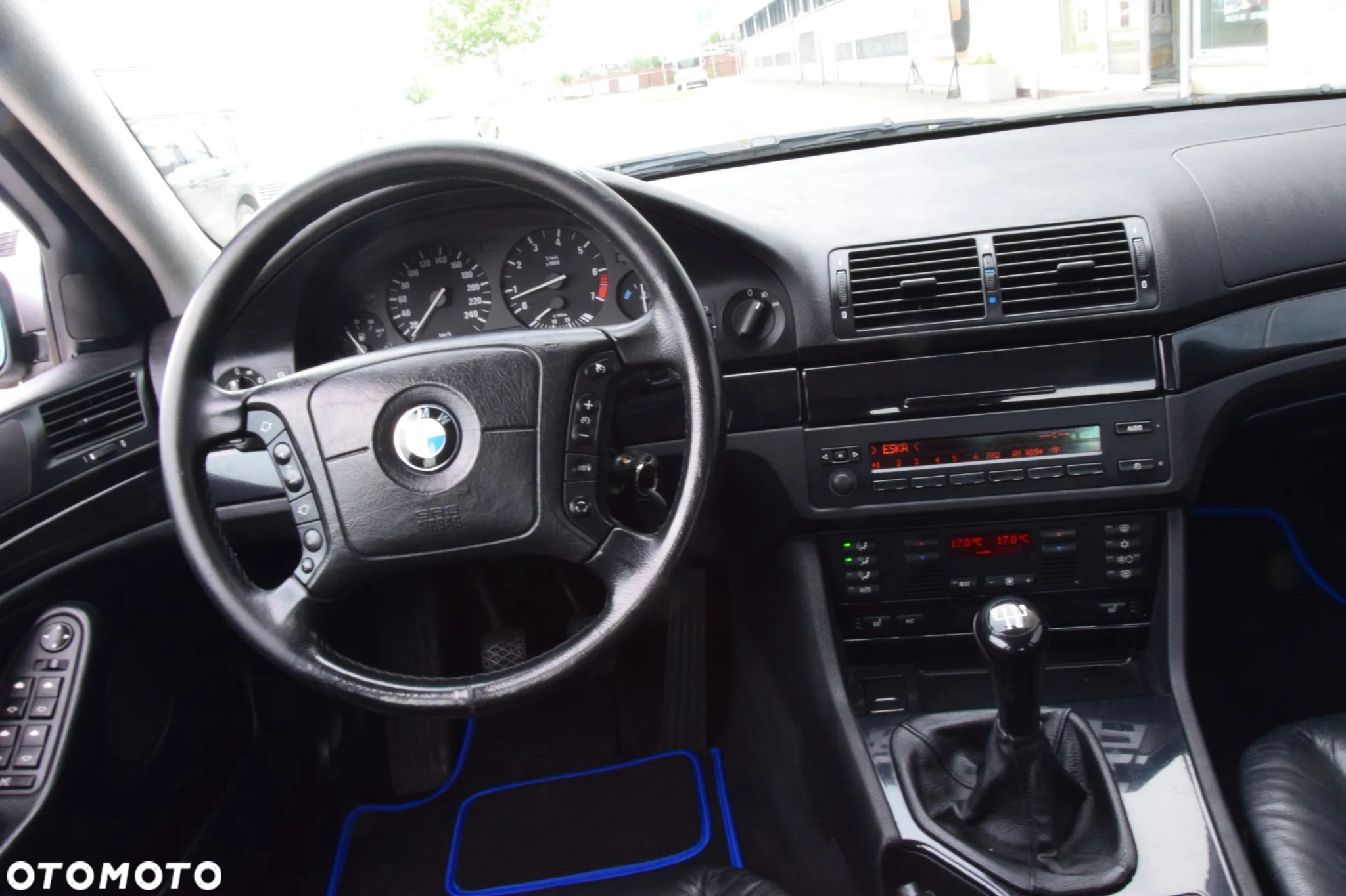 BMW Seria 5 523i - 30