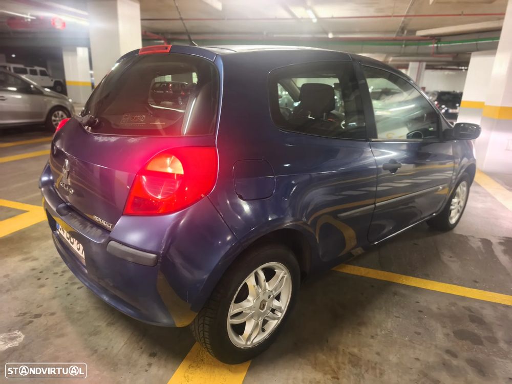 Renault Clio 1.2 16V Confort - 17