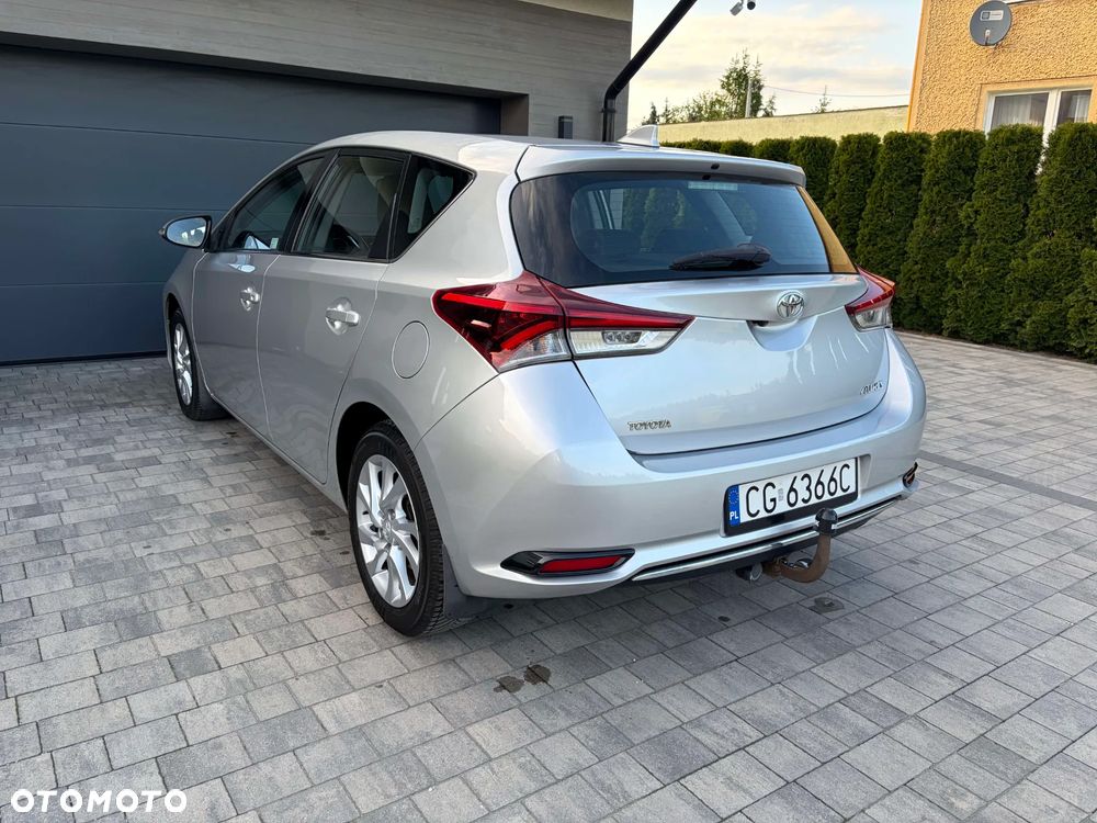 Toyota Auris 1.6 Premium - 5