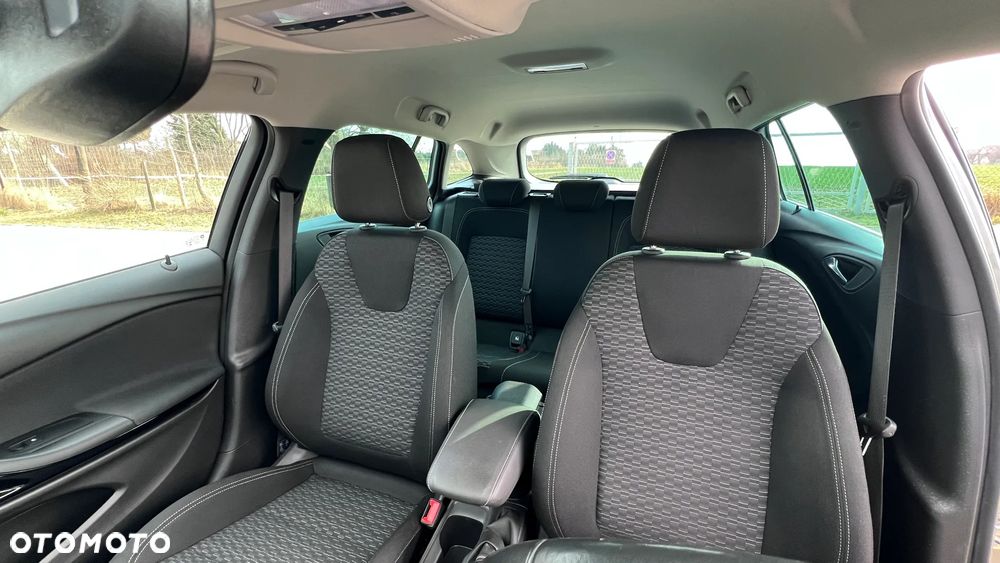 Opel Astra 1.4 Turbo Business - 22