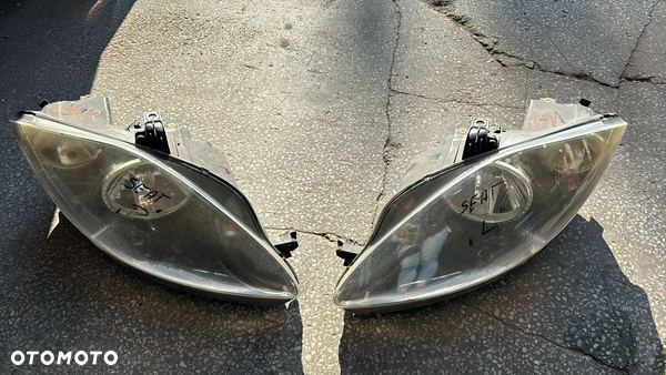 lampa przód prawa  SEAT LEON II 2 5P1941006B   5P1941005B         (96/1) (96/2)