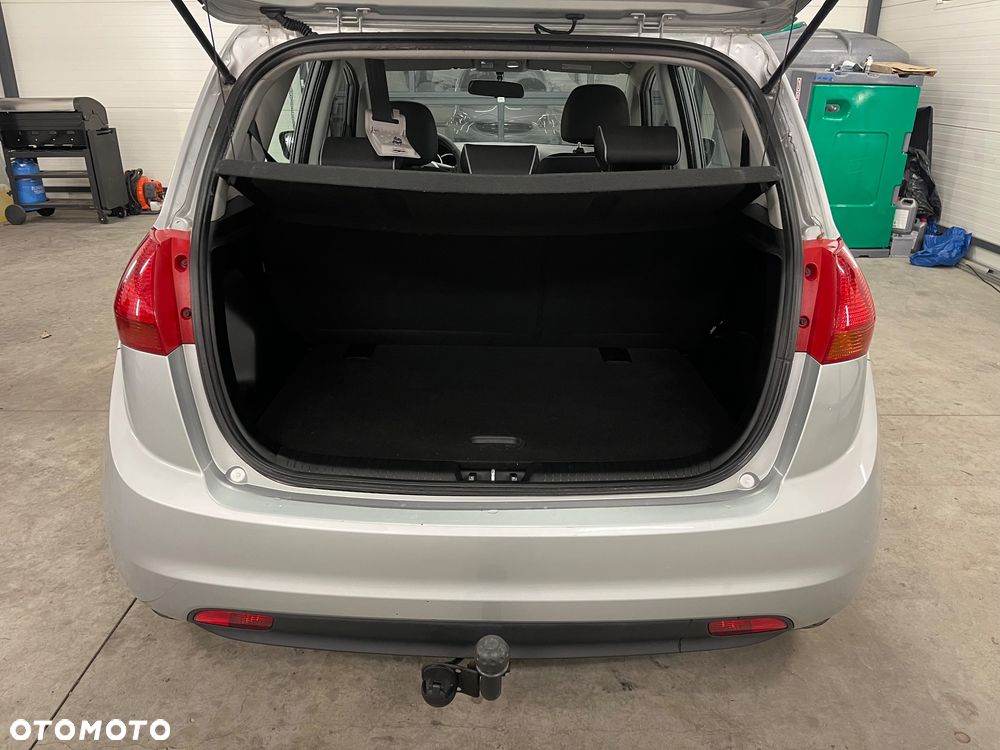 Kia Venga 1.4 CRDi 90 Business Line - 14