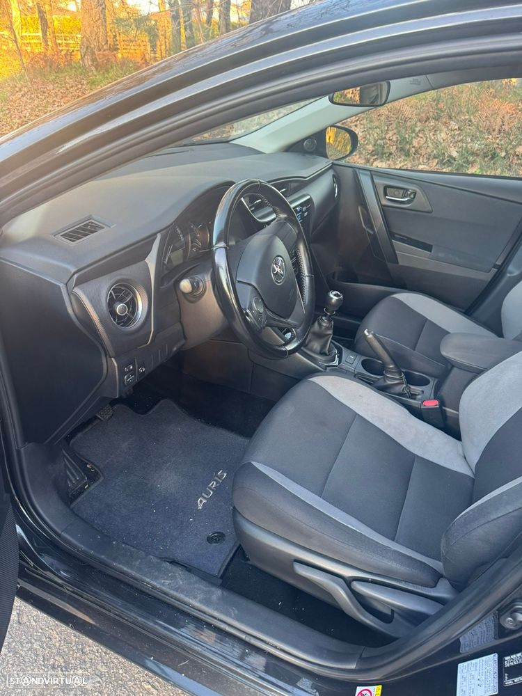 Toyota AURIS - 9