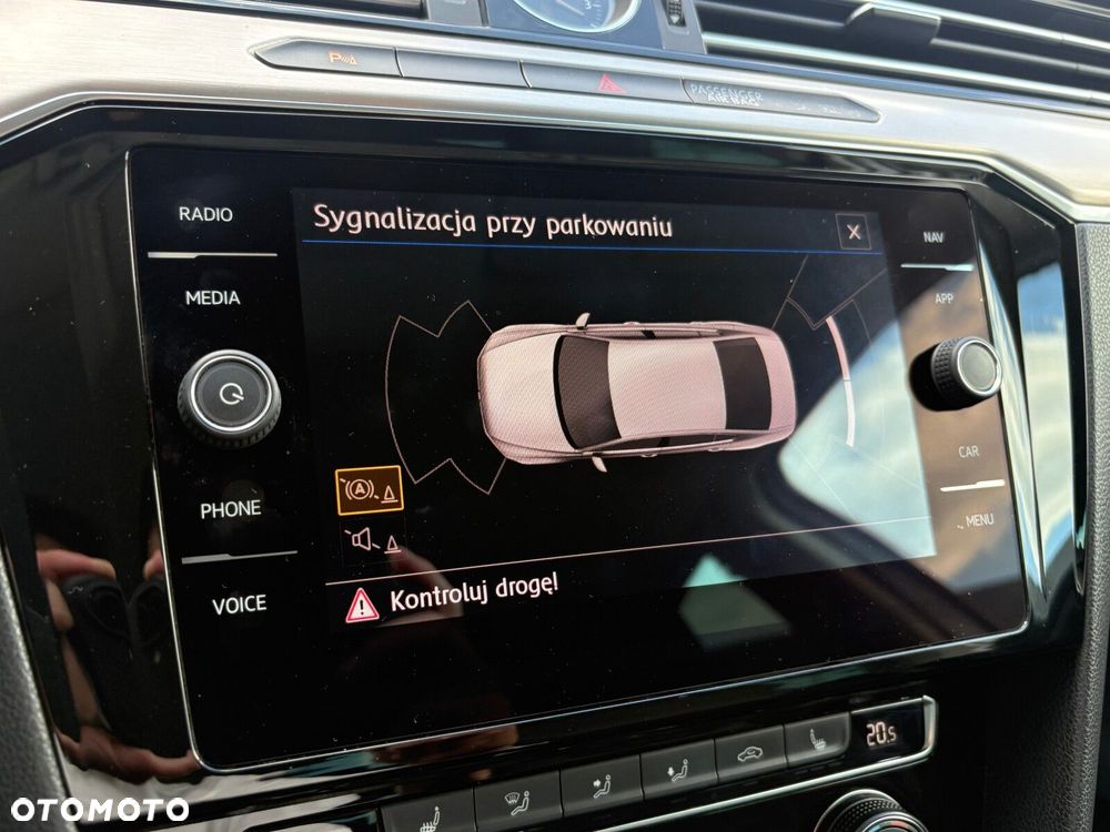Volkswagen Passat - 33