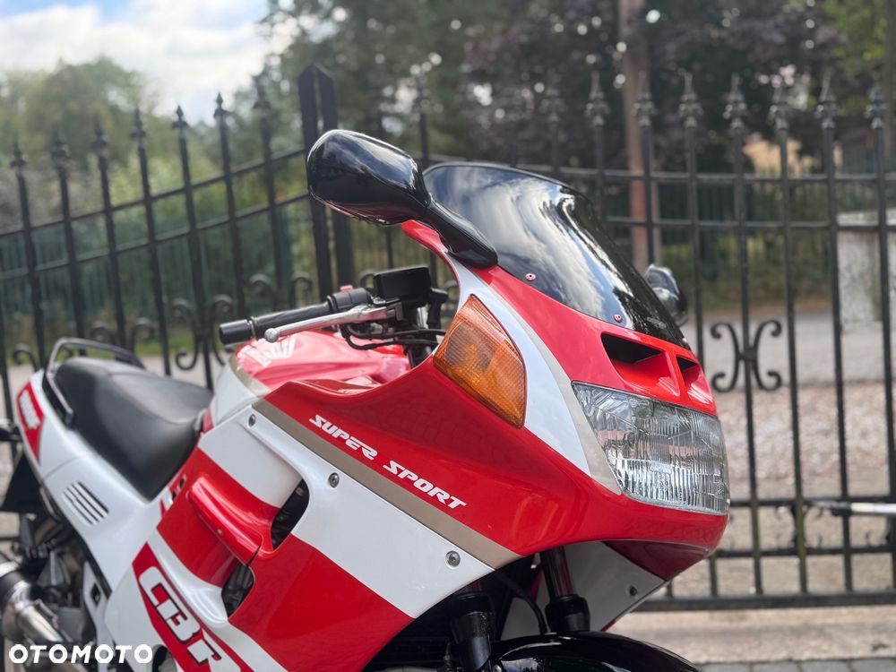 Honda CBR - 11