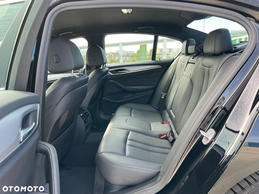 BMW Seria 5 530e Luxury Line sport - 24
