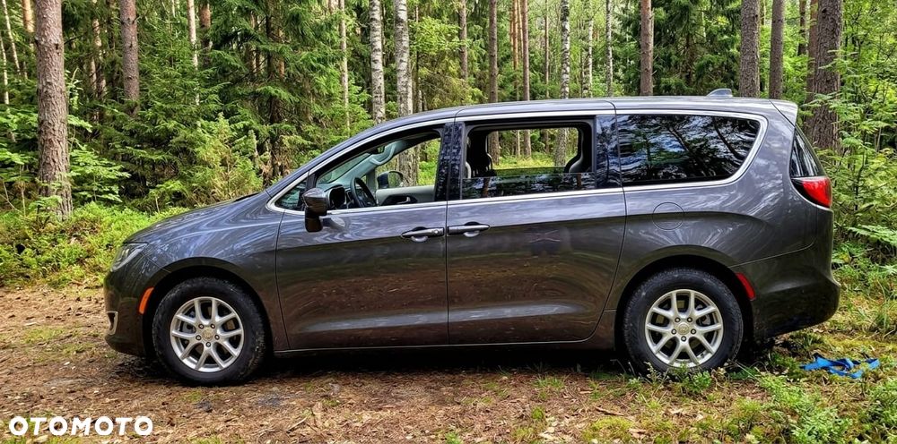 Chrysler Pacifica - 11