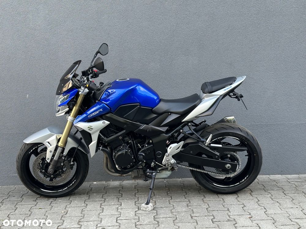 Suzuki GSR - 1