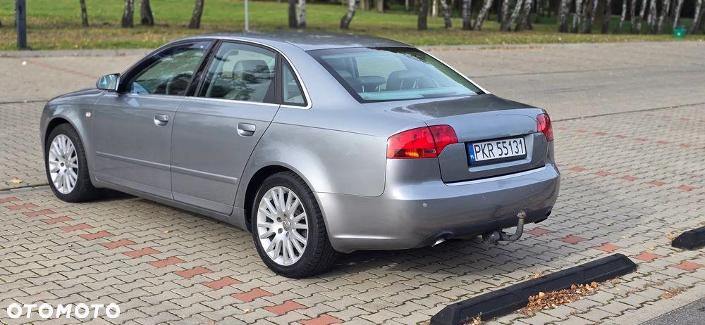 Audi A4 Limousine - 4