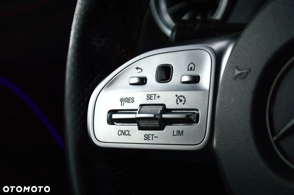 Mercedes-Benz GLB 250 4-Matic AMG Line 8G-DCT - 23