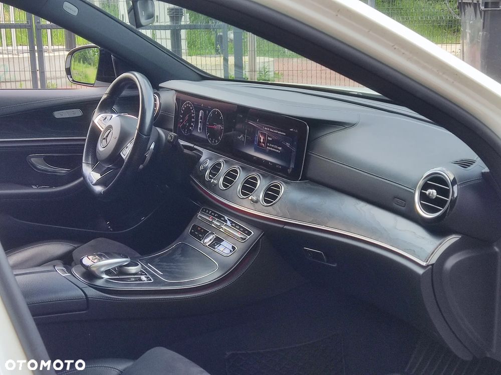 Mercedes-Benz Klasa E 220 d 4-Matic 9G-TRONIC - 15
