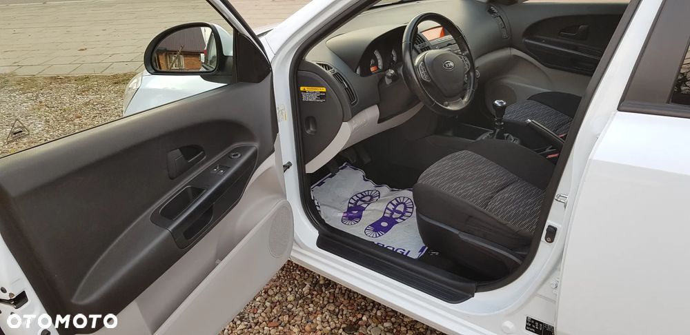 Kia Ceed 1.4 CVVT SW EX - 15