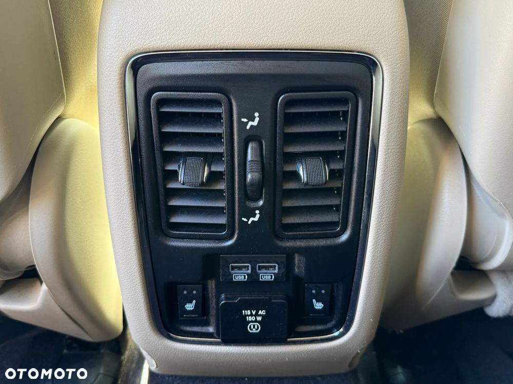 Jeep Grand Cherokee - 23