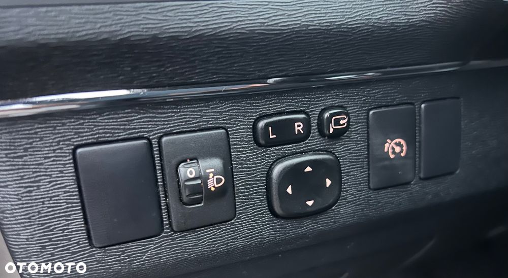 Toyota Avensis 2.0 D-4D Executive - 17