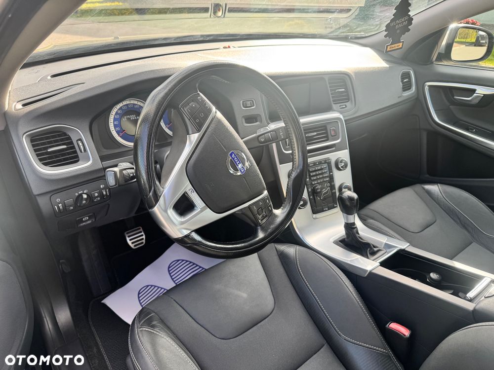 Volvo S60 D2 R-Design - 8