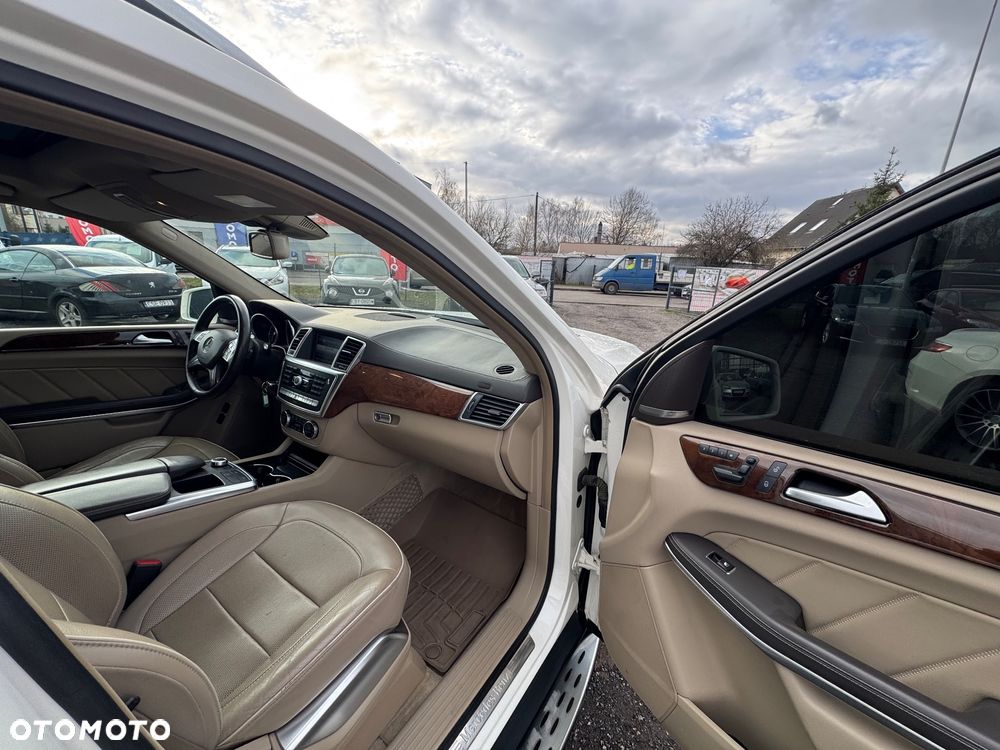 Mercedes-Benz GL 500 4Matic (BlueEFFICIENCY) 7G-TRONIC - 8