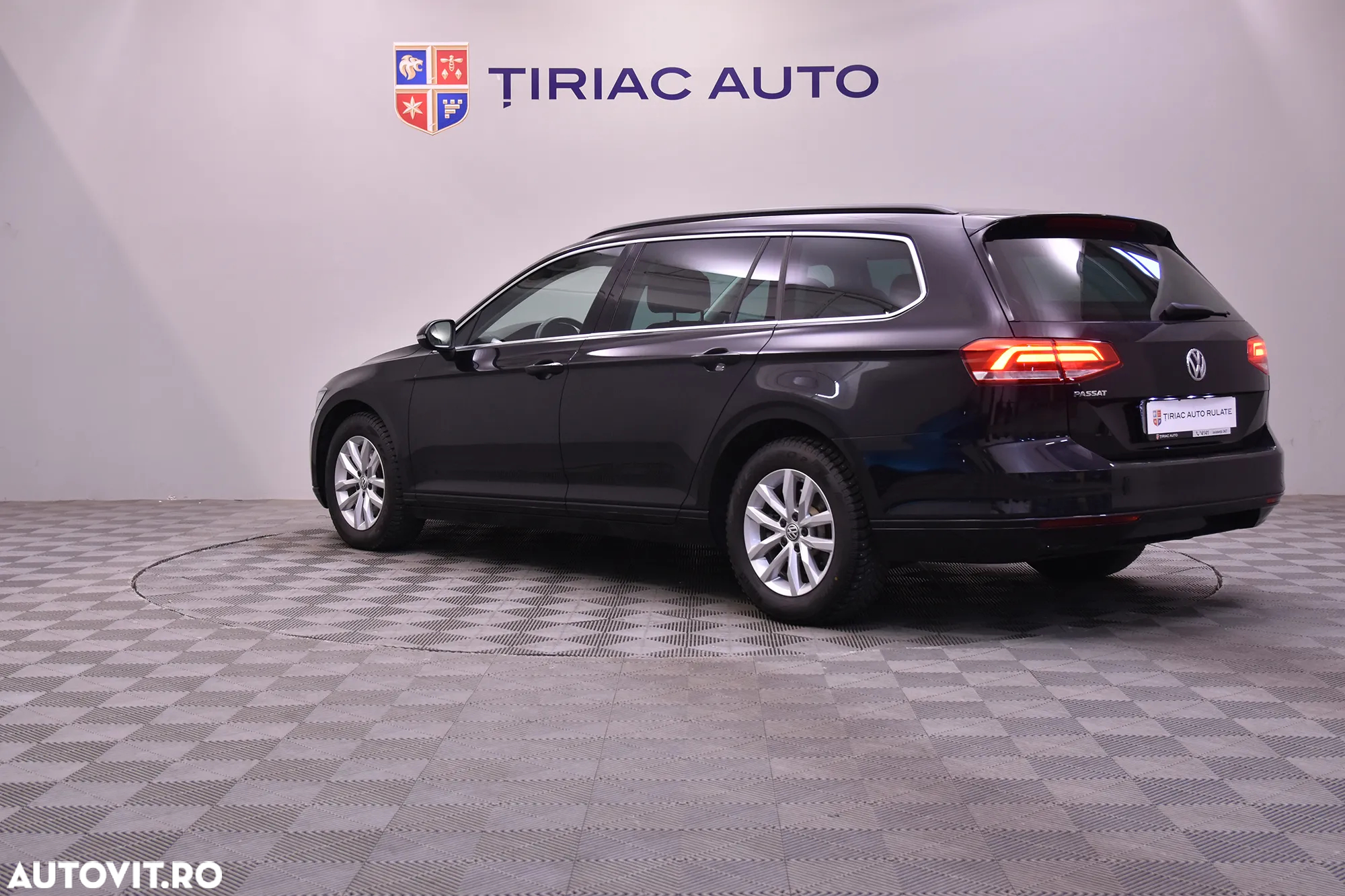 Volkswagen Passat - 3
