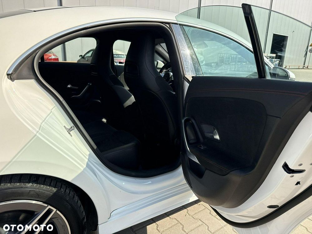 Mercedes-Benz CLA - 17