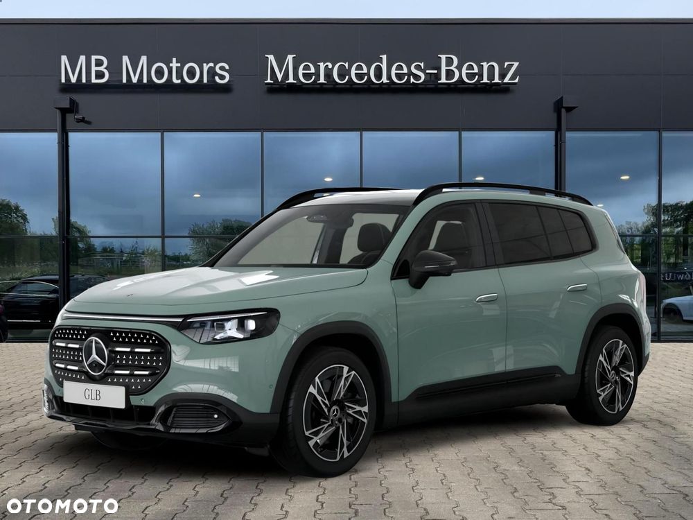 Mercedes-Benz GLB - 1