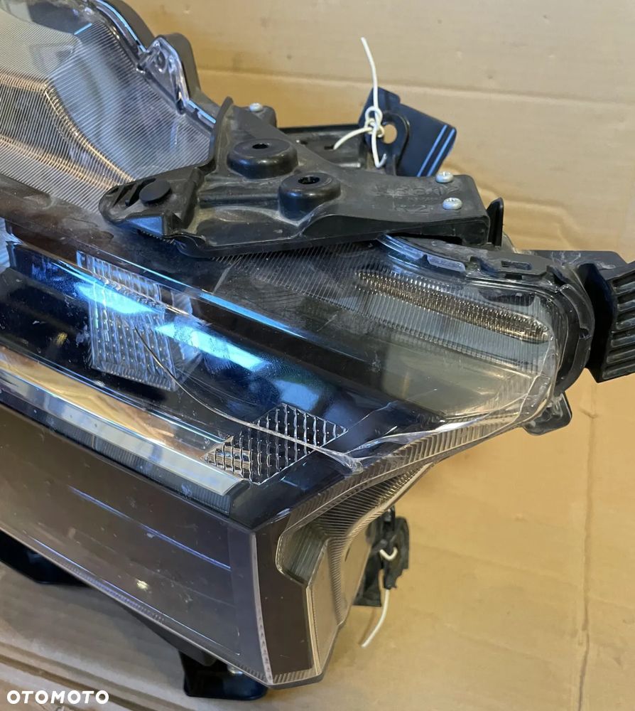 Lampa LED prawy przód Suzuki SX4 S-Cross 2022r 1.4 TB Hyb OE - 2