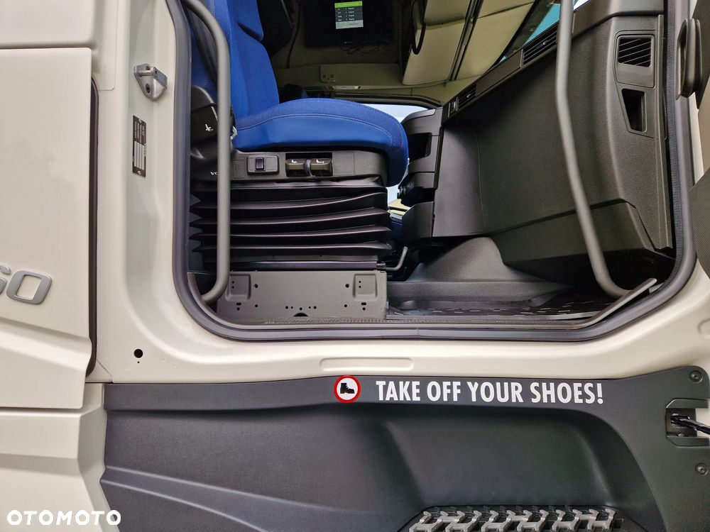 Volvo FH5 460 I-SAVE XXL ACC / STANDARD / BOGATA WERSJA / TV / JAK NOWY - 22