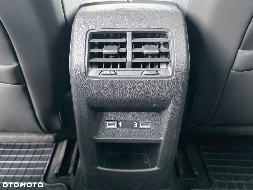Peugeot 308 1.2 PureTech Allure Pack S&S EAT8 - 29