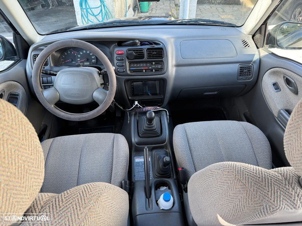 Suzuki Grand Vitara Metal Top 2.0 TDi - 11