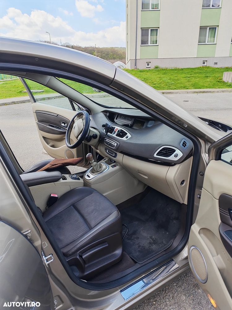 Renault Scenic 1.9 dCi FAP Privilege - 18