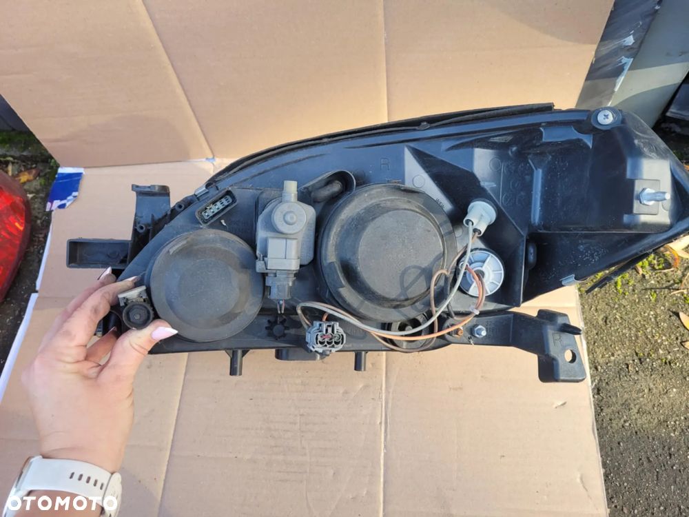 Lampy przednie Nissan Primera - 3