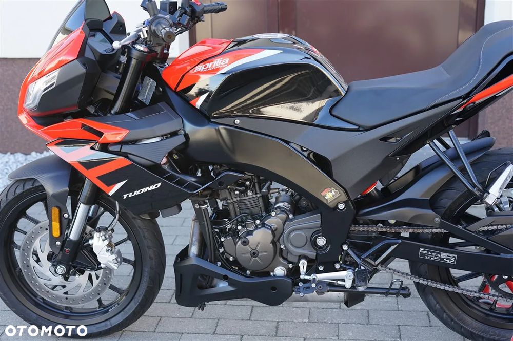 Aprilia Tuono - 25