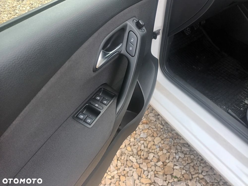 Volkswagen Polo - 8