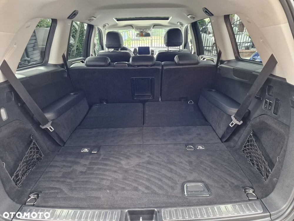 Mercedes-Benz GLS - 13