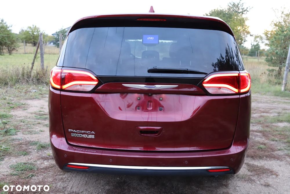 Chrysler Pacifica - 30
