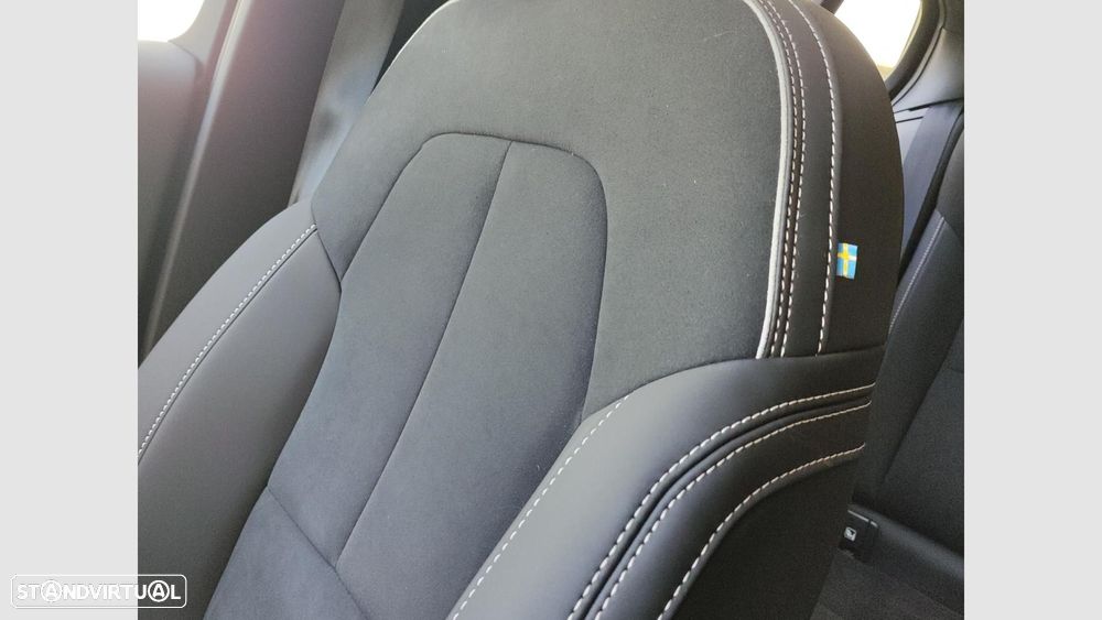 Volvo EC40 82 kWh Twin Motor Performance Ultra - 21