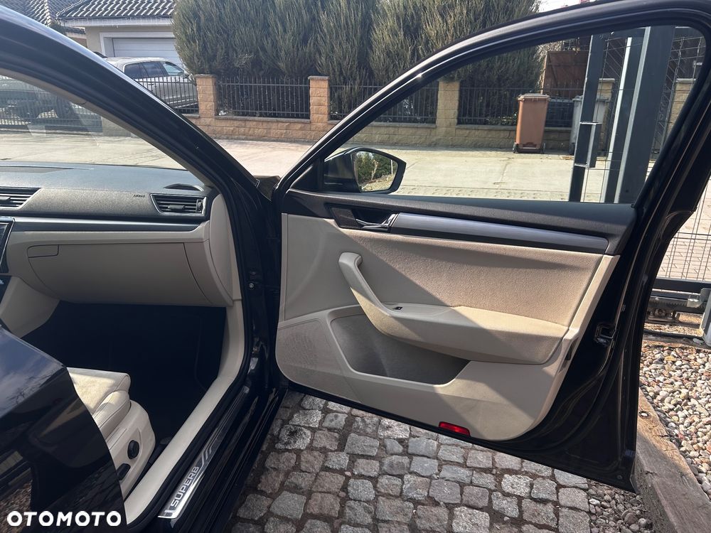 Skoda Superb 2.0 TDI Style DSG - 26