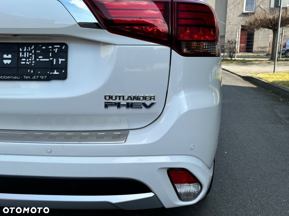 Mitsubishi Outlander 2.0 4WD Top - 3